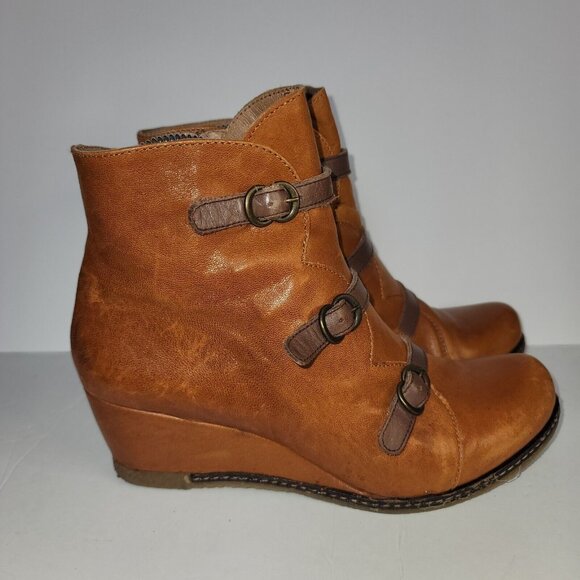 Eric Michael Women’s Lena Brown Leather Wedge Ankle Boot Size 38‎ US 7.5 - Picture 1 of 10